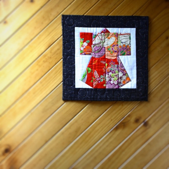 Kimono Tapestry kit black border